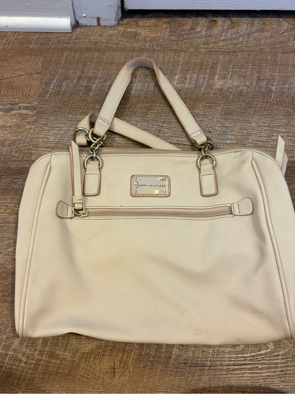 Tommy Hilfiger Cream Shoulder Bag with Gold Hardware